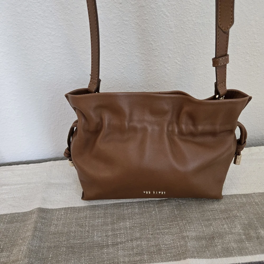 Ted Baker Myloo Leather Crossbody Bag - Picture 4 of 14